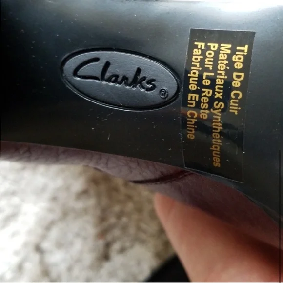 clarks burgundy leather booties - Picture 2 of 5